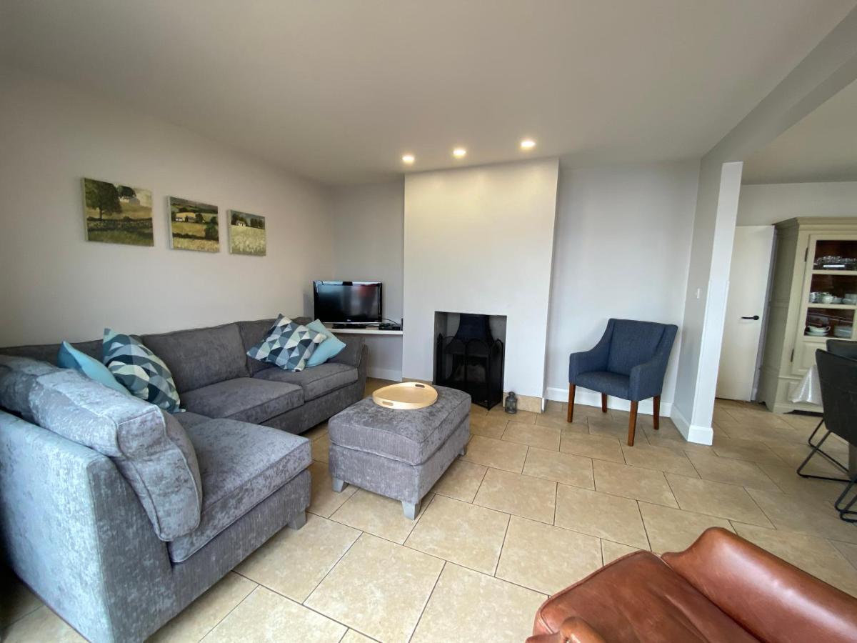 Tullybay Holiday Homes ภายนอก รูปภาพ