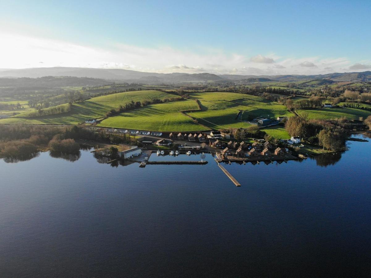 Tullybay Holiday Homes ภายนอก รูปภาพ